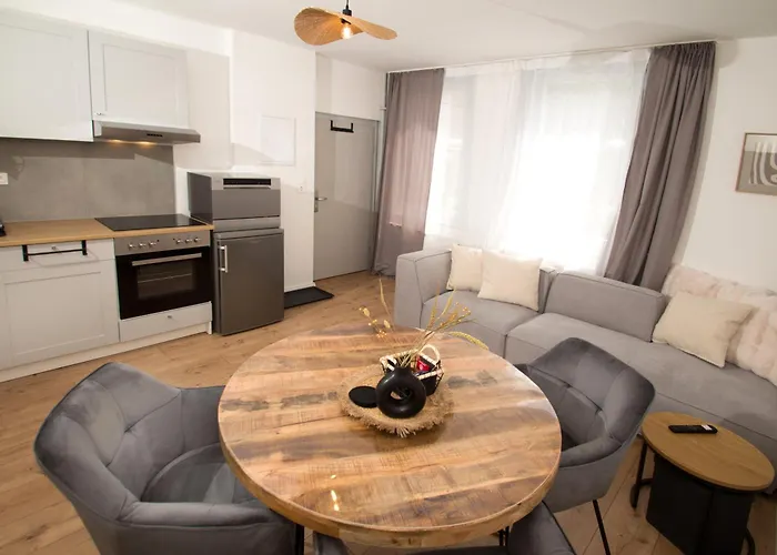 Апартаменты Thefive60 *